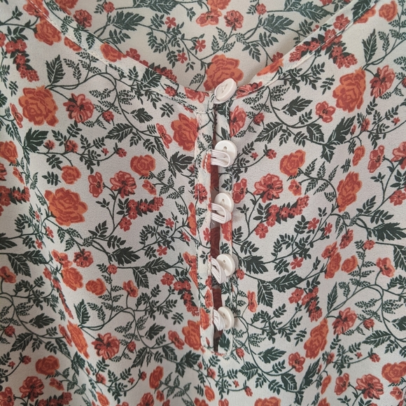 Romper - Picture 2 of 4